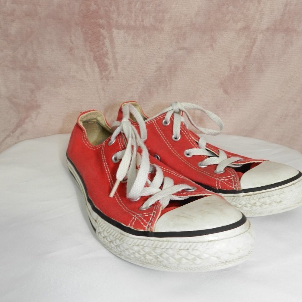 Kids Distressed Red Converse Size 3